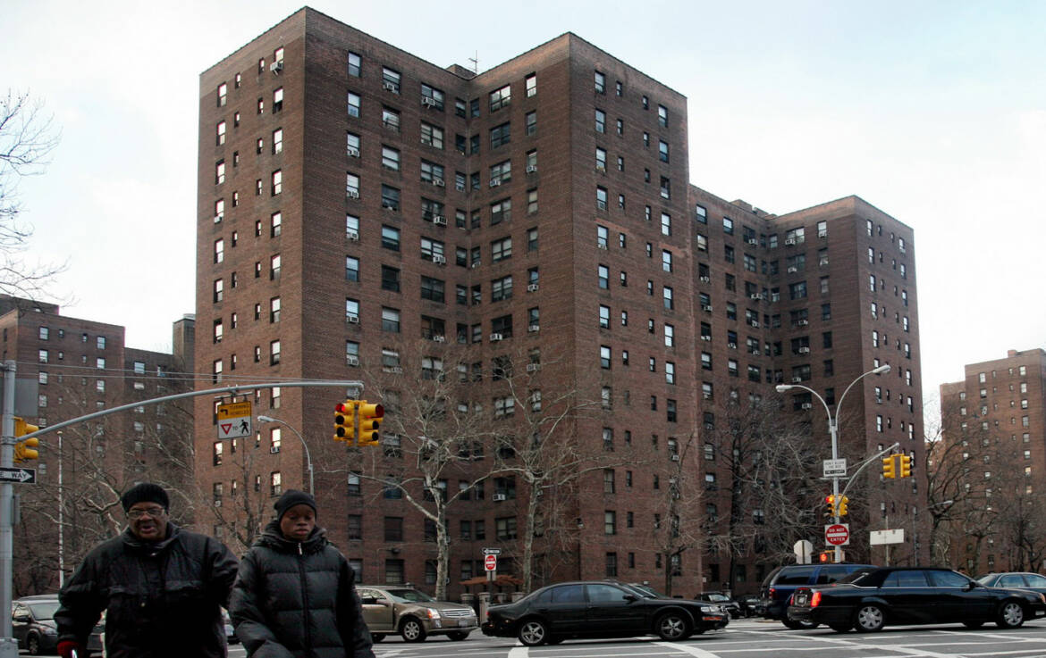 Harlem_housing_complex_ap_img.jpg