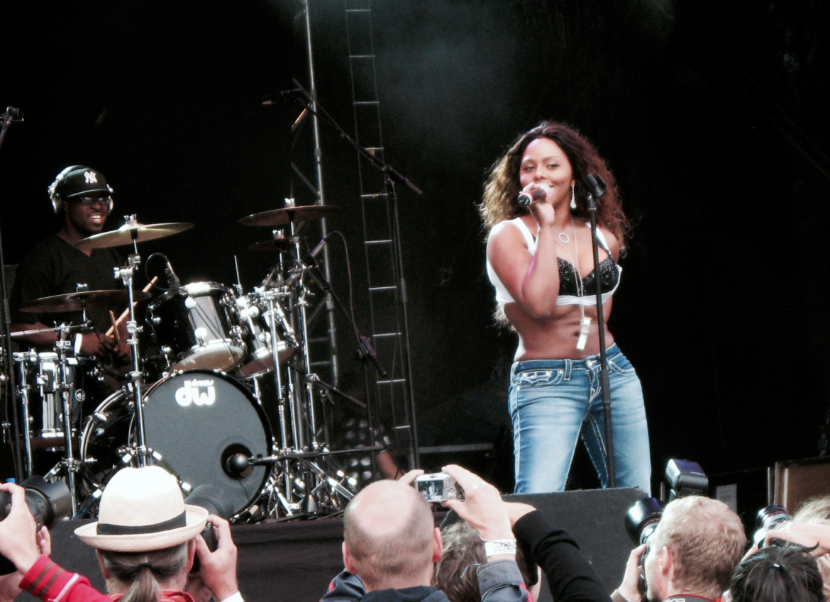 Lil_Kim_-_crop_3.png